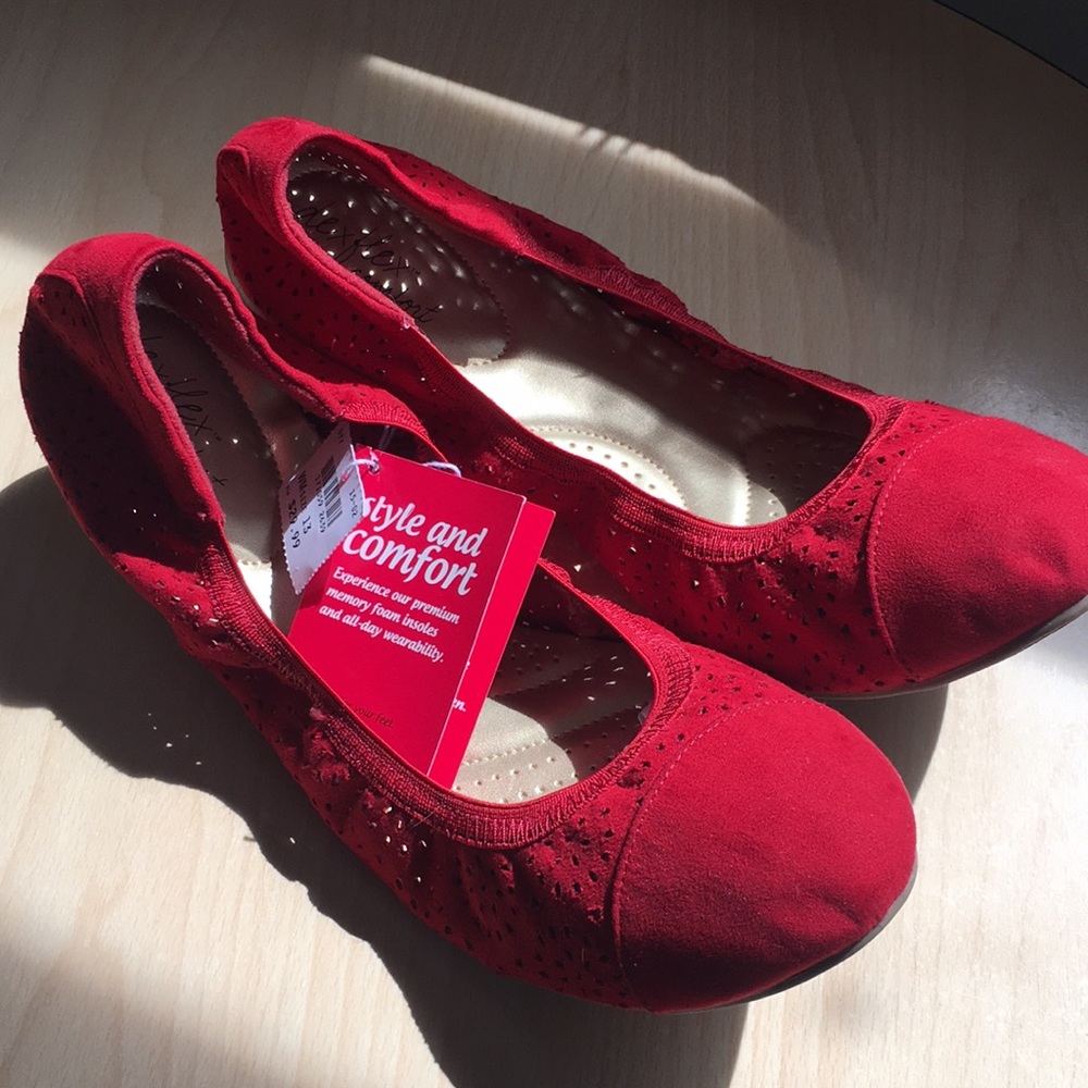 Red Dexflex Comfort flats